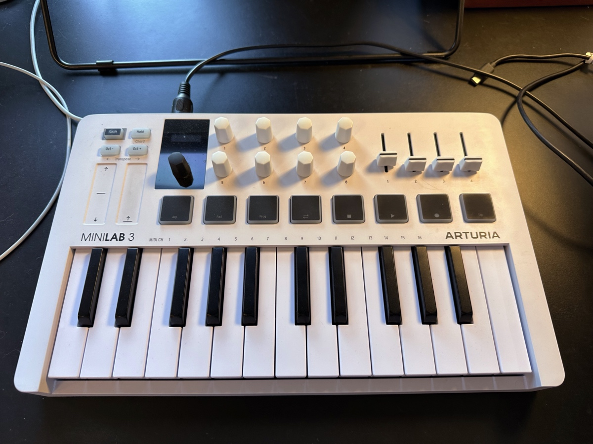 Arturia MiniLab 3 MIDI controller