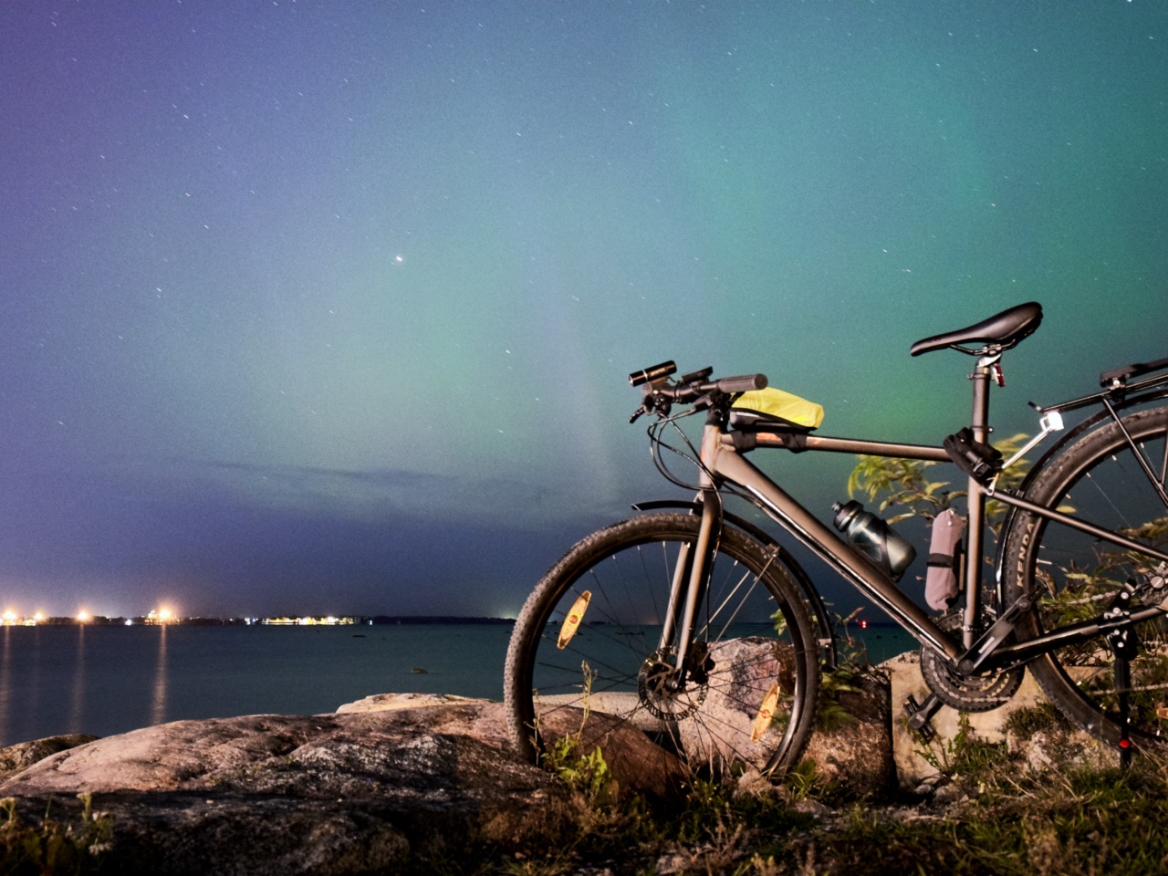 Bersepeda ke pantai Pirita untuk melihat Aurora Borealis