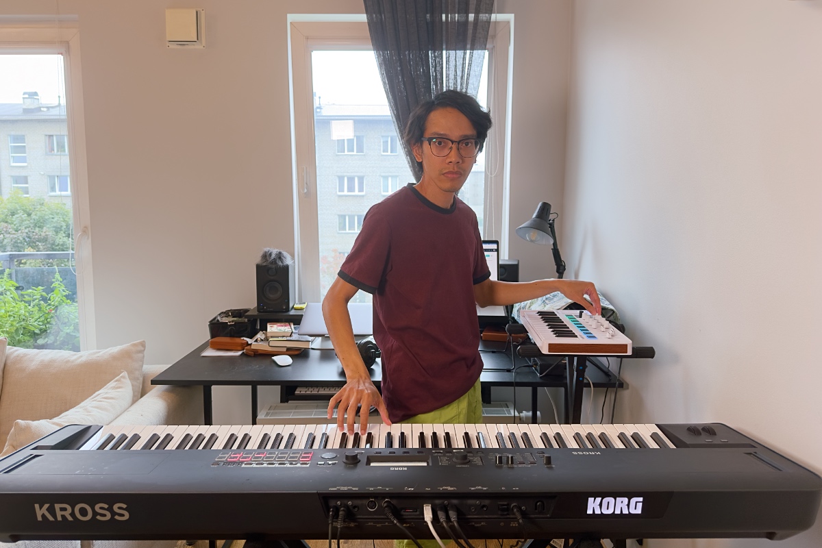 the thumbnail of Korg Kross 2 Workstation Keyboard For Live Performance